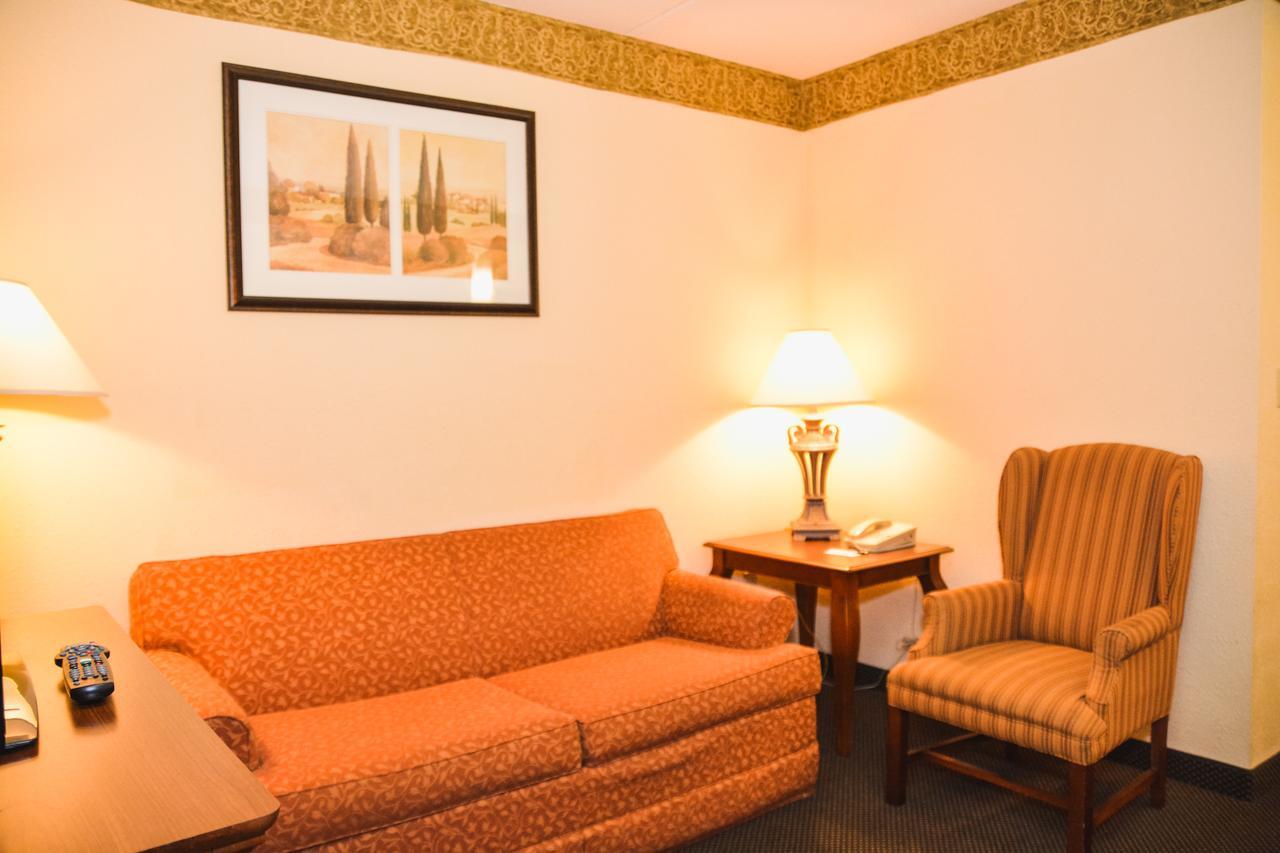 Country Inn & Suites By Radisson, London South, On Eksteriør billede